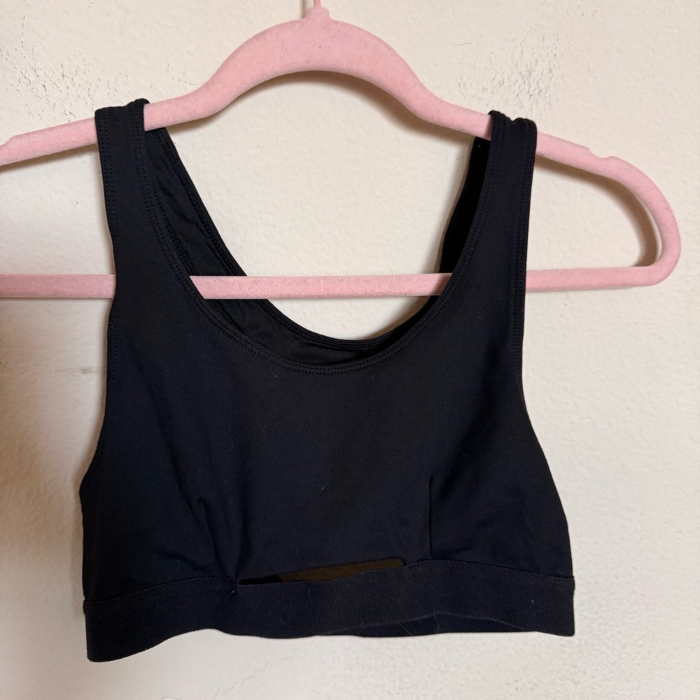 Alo Yoga Black Racerback Sports Bra Size Medium Classic Athletic Workout Top